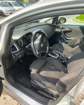 Opel Astra cena 22900 przebieg: 279000, rok produkcji 2013 z Lublin małe 106